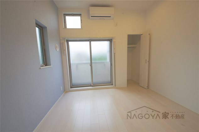 トリオネア千種 リビング