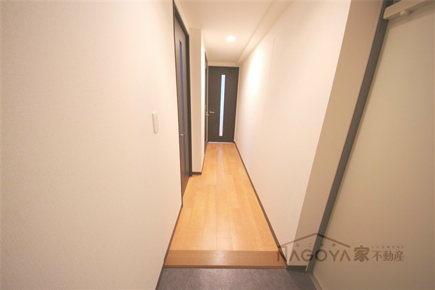 ヴァリエ東別院 玄関