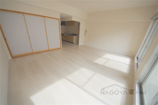 リーベンイセヤマ リビング