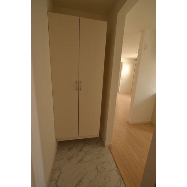 WhiteHillsWest 玄関