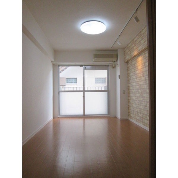 ヴェルドミール志賀 リビング