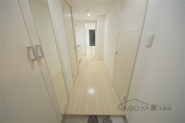 ブルースカイ 玄関