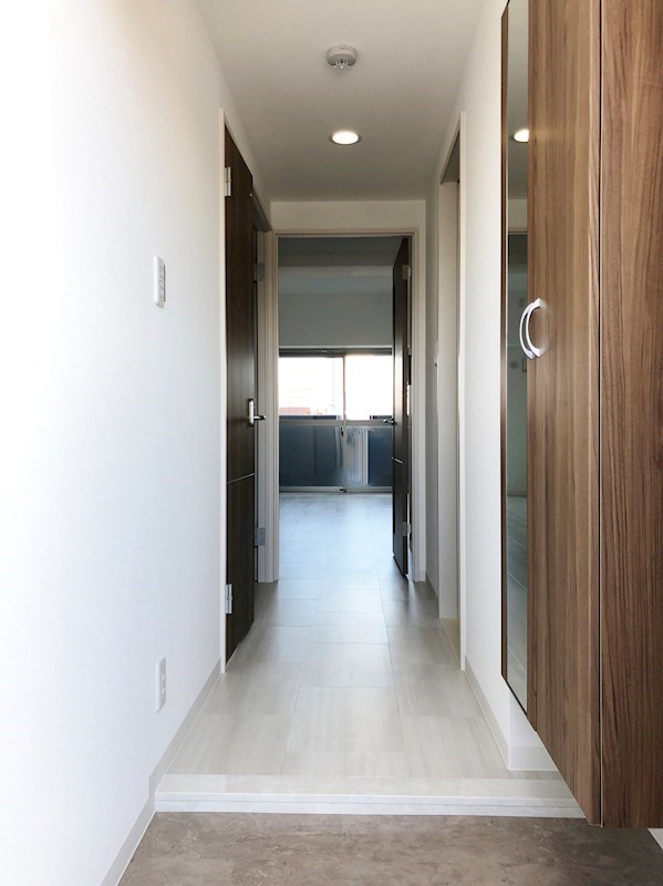 カーサニア尾頭橋 玄関