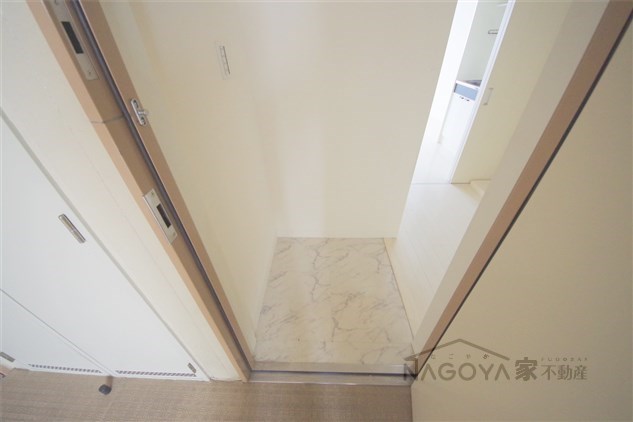 ガストハウス今池 玄関