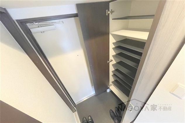 CERES志賀本通 玄関