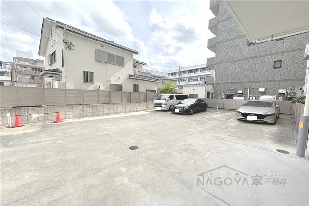 ストラーダ浅間 駐車場