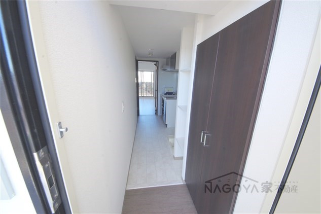 エステムコート名古屋新栄Ⅲグローリィ 玄関