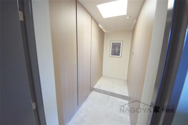 ラ・クール泉 玄関