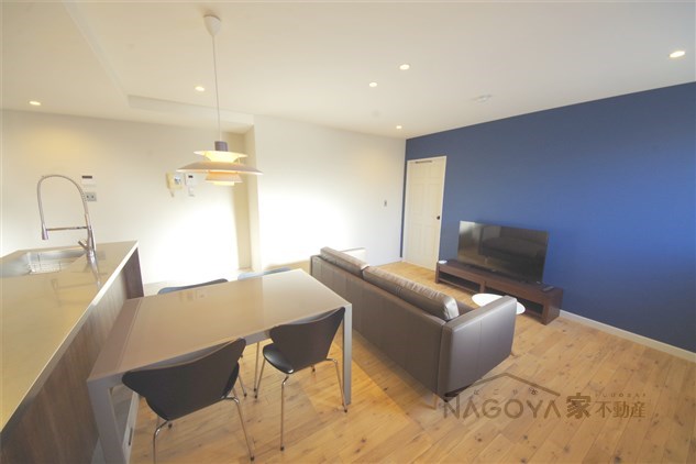 ラ・クール泉 リビング