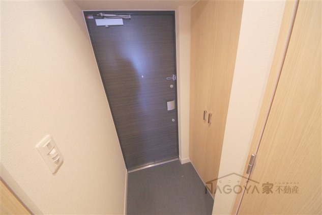 プレサンス大須観音駅前 玄関