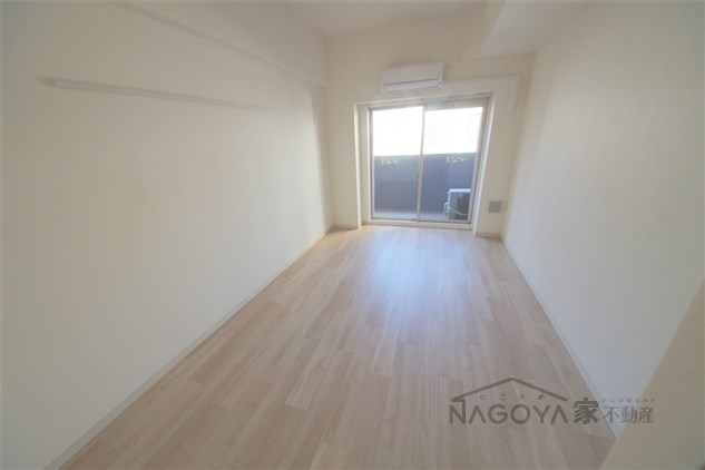 プレサンス大須観音駅前 リビング