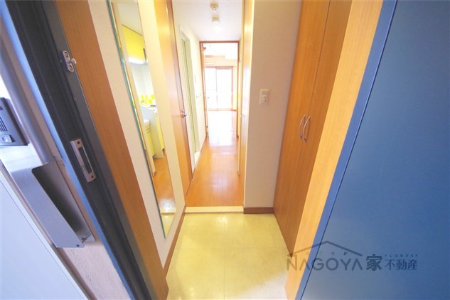 プレサンス栄メディパーク 玄関