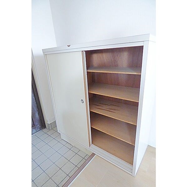 メゾンパール泉 玄関