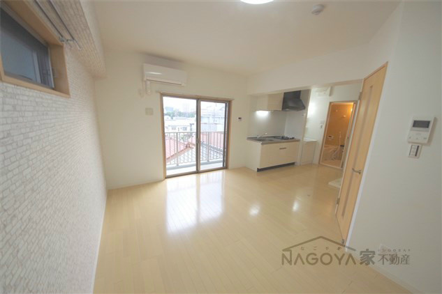 ウイングコート徳川 リビング