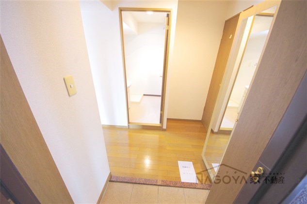 ラッフル千代田 玄関