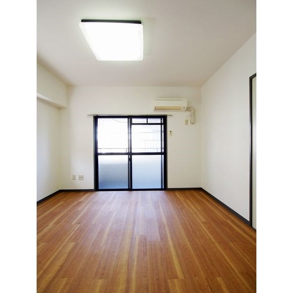 ロイヤル楠元 リビング