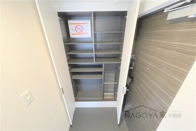 プレサンスTHE久屋大通レジェンド 玄関