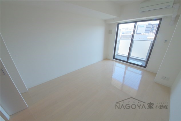 リヴシティ栄弐番館 リビング