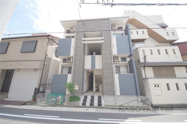 カーサフェリーチェＷ 外観