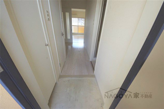 カサグランデ新栄 玄関