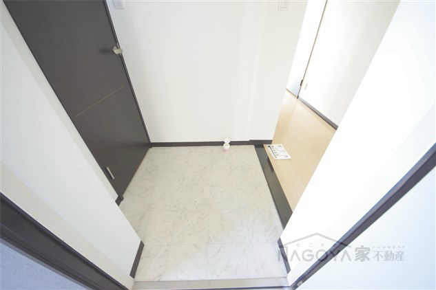 ユング城山 玄関