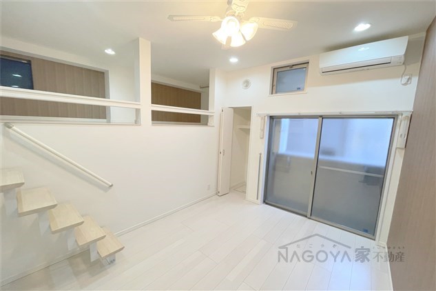 ラ・ネージュ筒井 リビング