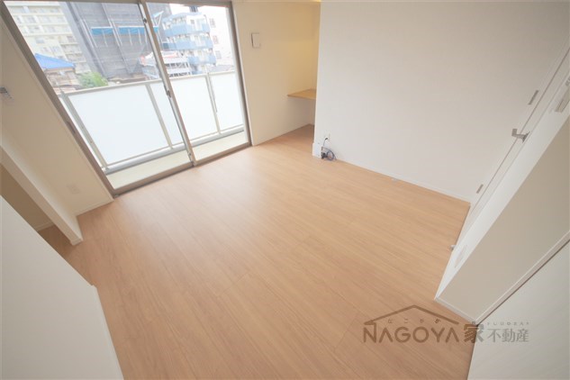 ルーエ金山 リビング