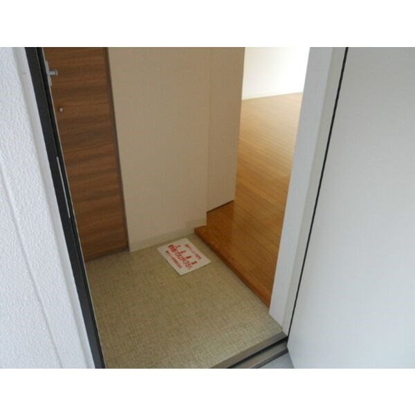 フローラル尾頭橋 玄関