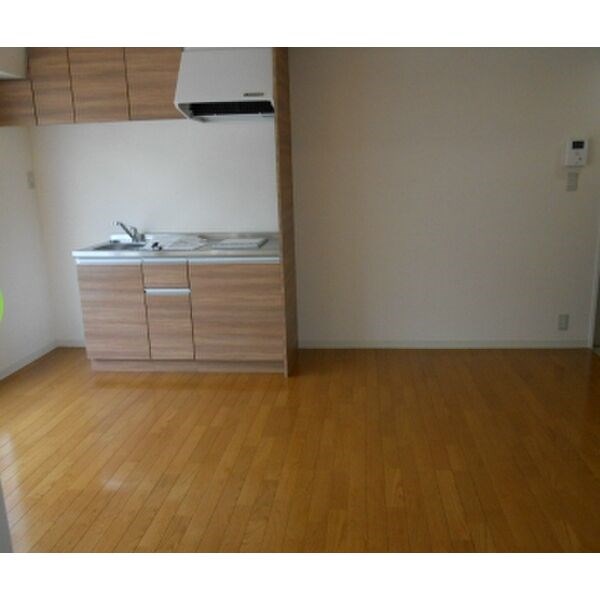 フローラル尾頭橋 リビング