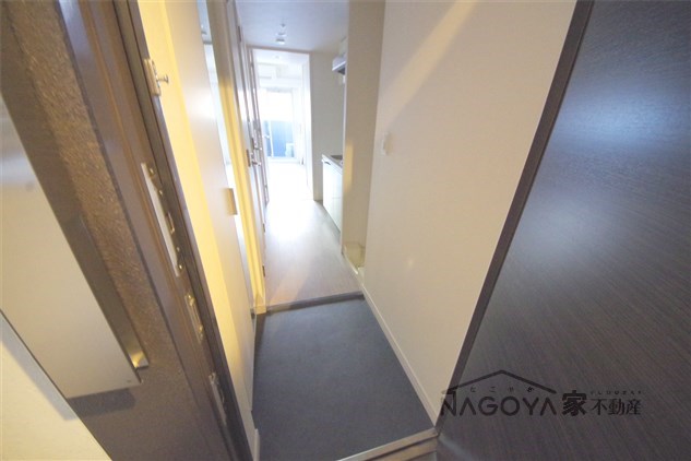 プレサンス丸の内アドブル 玄関