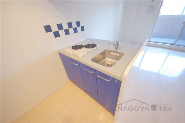 プレサンス新栄リミックス キッチン