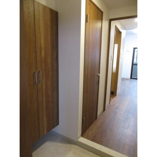 ヴィラエーデル名駅 玄関