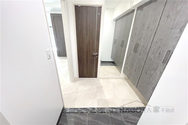 さくらHills NISHIKI Platinum Residence 玄関