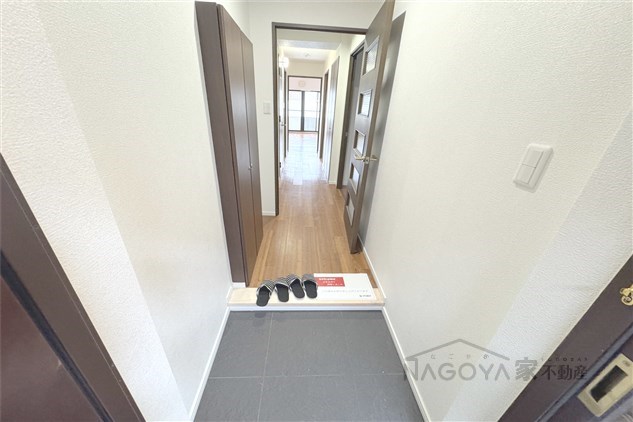 ビラ三秀山中 玄関