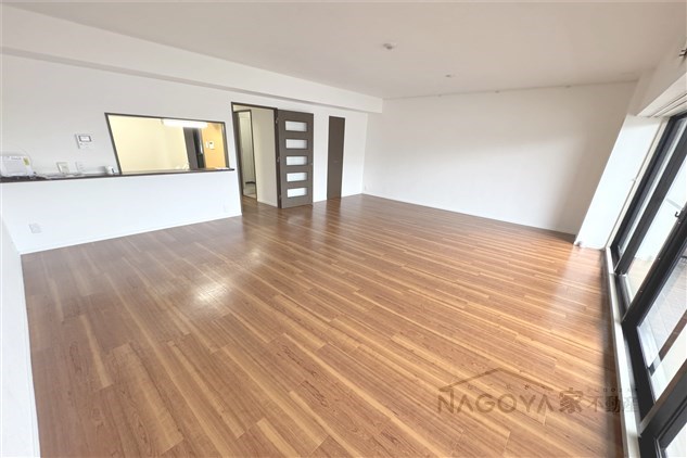 ビラ三秀山中 リビング