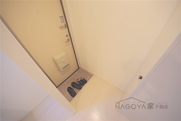 MONO Parks 東大曽根 玄関