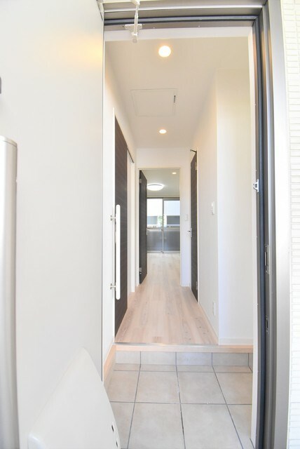 アドニス杁中 玄関