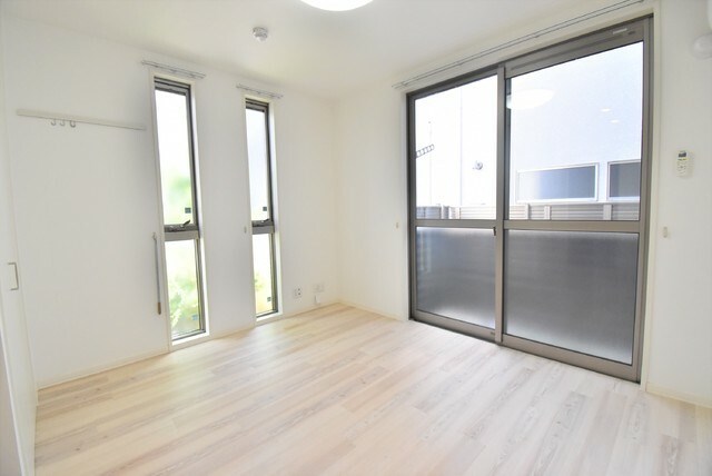 アドニス杁中 リビング