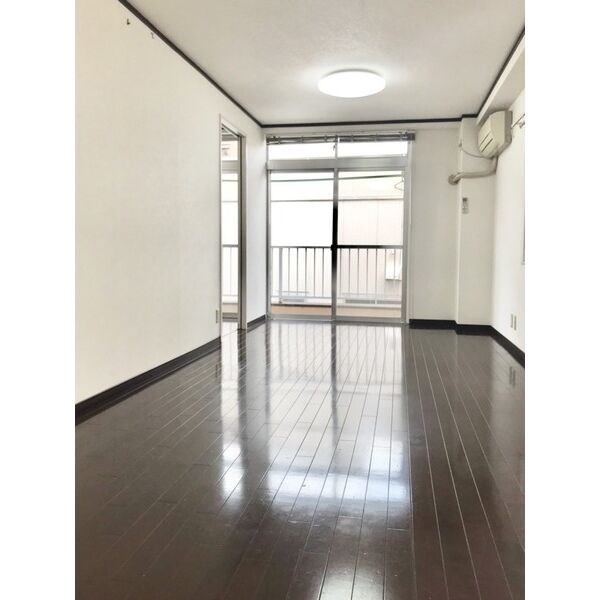 メゾン泉 リビング