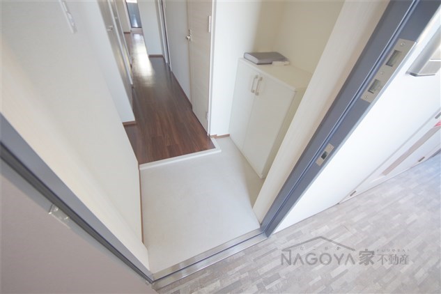 ディアレイシャス鶴舞公園 玄関