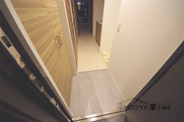 メイクス矢場町 玄関