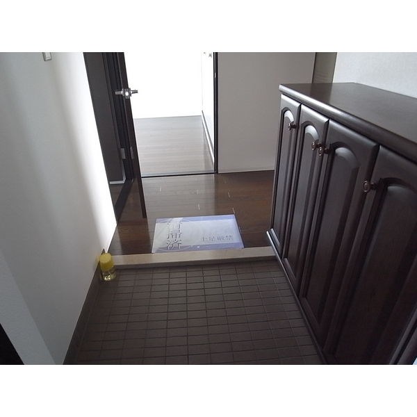 オーク・ヒルズ川名山 玄関