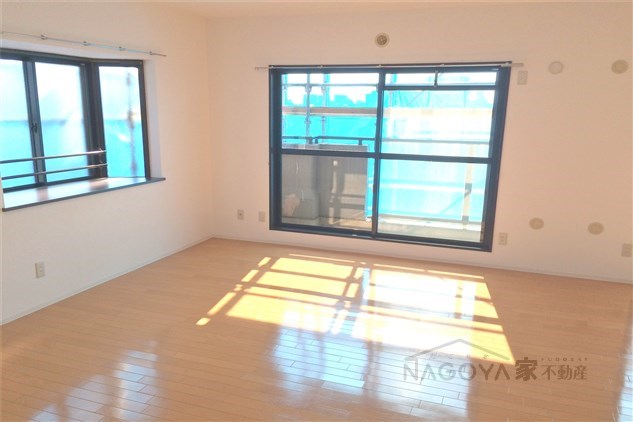 オーク・ヒルズ川名山 リビング