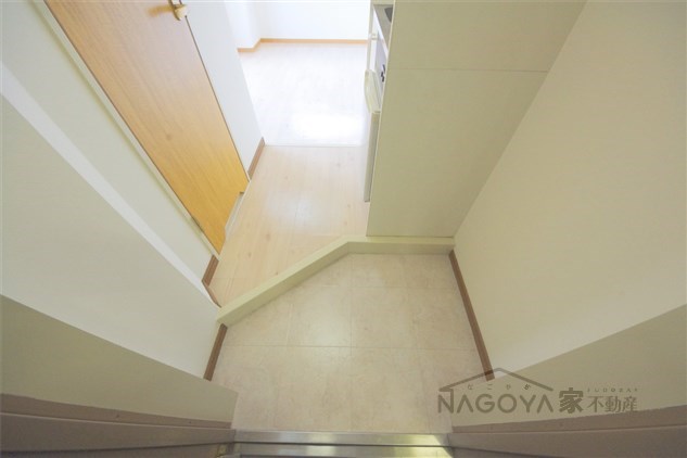 ドール丸の内 玄関