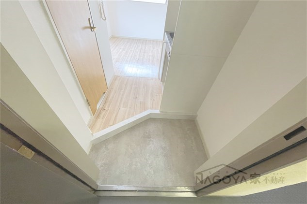 ドール丸の内 玄関