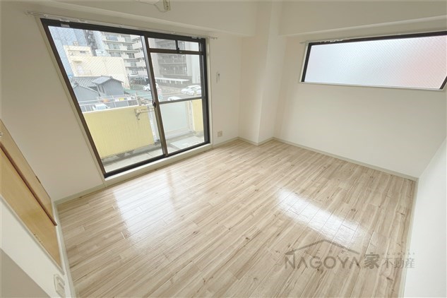 ドール丸の内 リビング