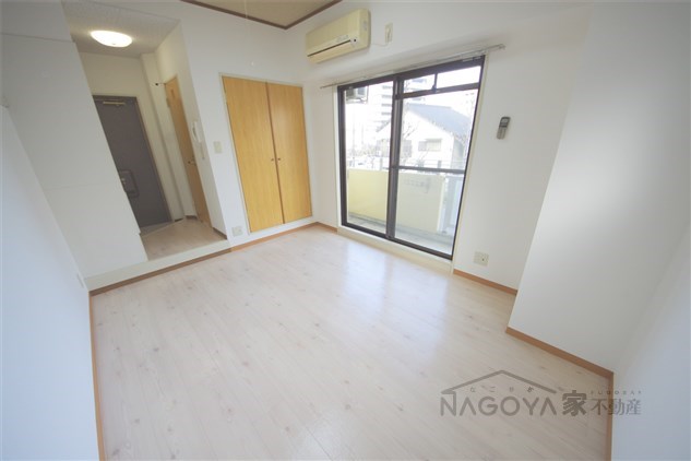 ドール丸の内 リビング