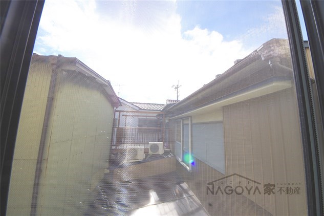 ツインビービル５春岡 ベランダ