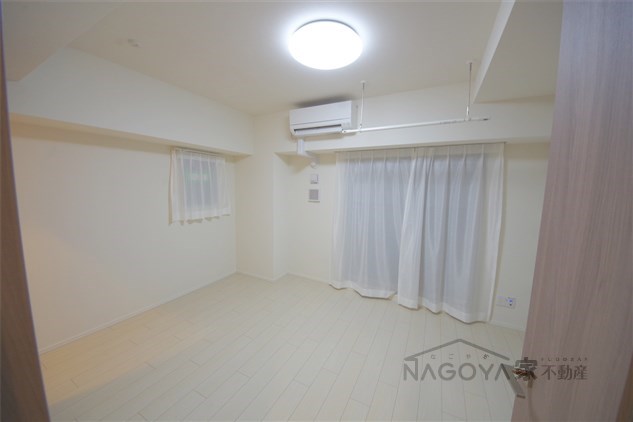 リヴシティ新栄 リビング