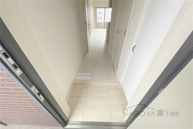 RAFFLE　OZONE 玄関